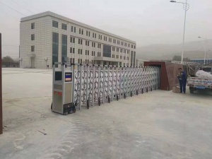 鋁合金電動伸縮門
