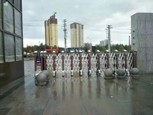 不銹鋼電動伸縮門
