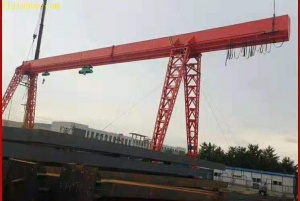 龍門起重機(jī)